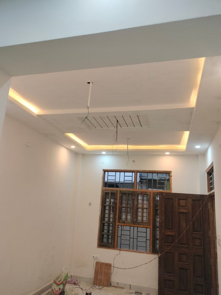 Room, indira nagar 3 Bedroom 1000 Sq.Ft. Villa In Indira Nagar Lucknow 9329238