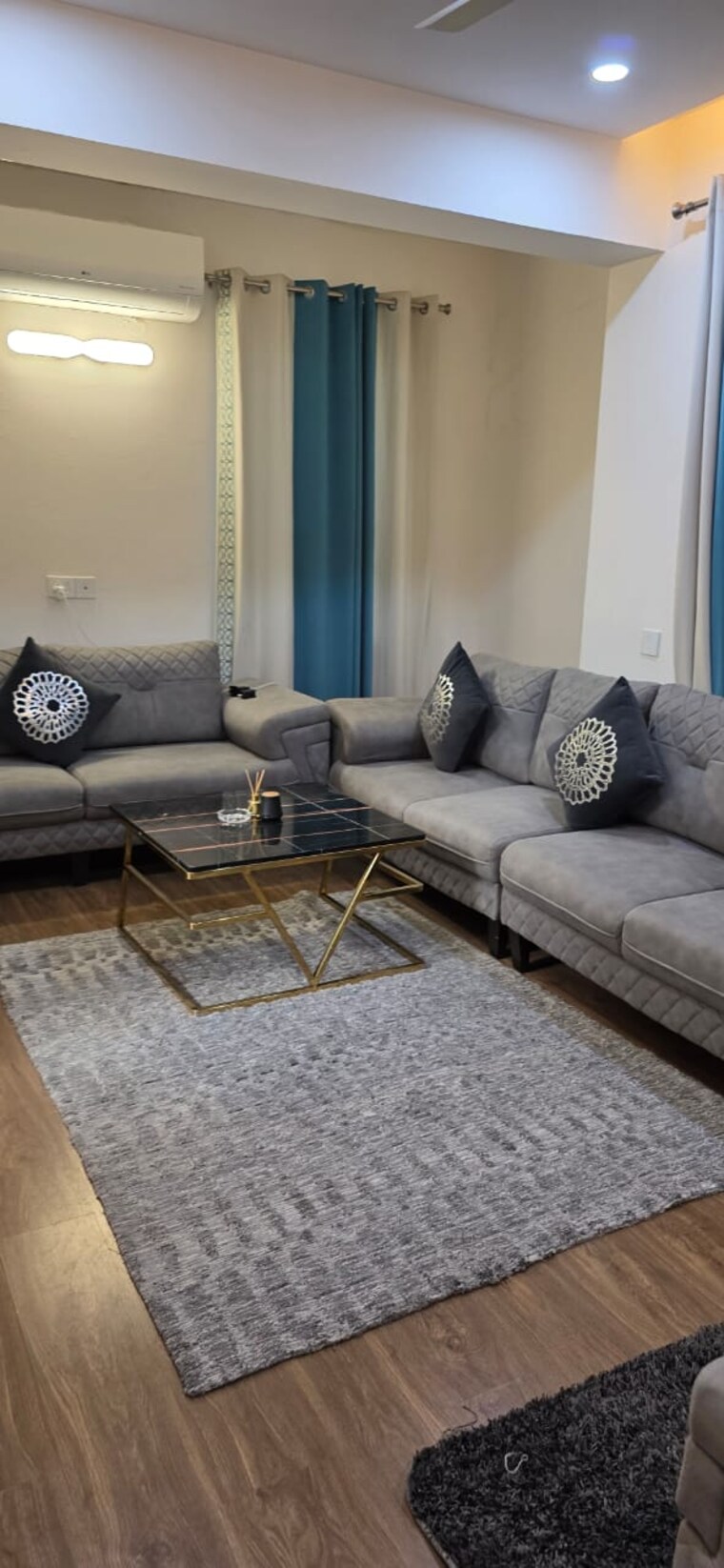Living Room, bestech-city-gate 4 Bedroom 6000 Sq.Ft. Penthouse In Sector 81a Gurgaon 9329240