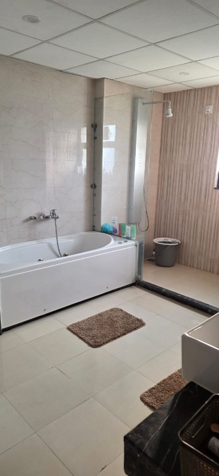 Bathroom, bestech-city-gate 4 Bedroom 6000 Sq.Ft. Penthouse In Sector 81a Gurgaon 9329240