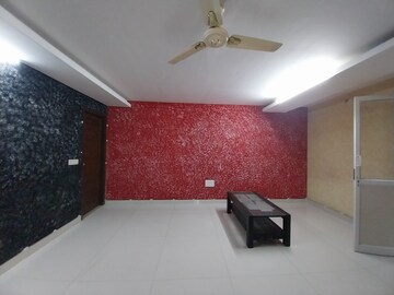 Room in 5 BHK Independent House at Banjara Hills – for Rent