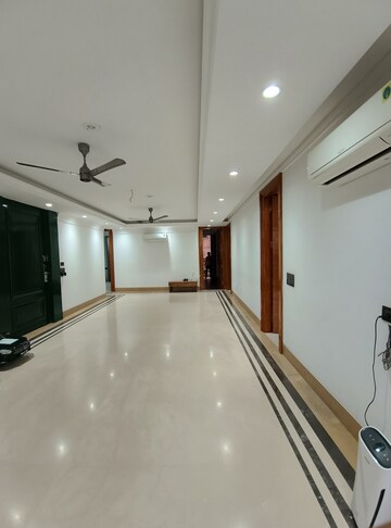 Kitchen in 4 BHK Builder Floor at Vipul World Floors, Sector 48 – for Sale