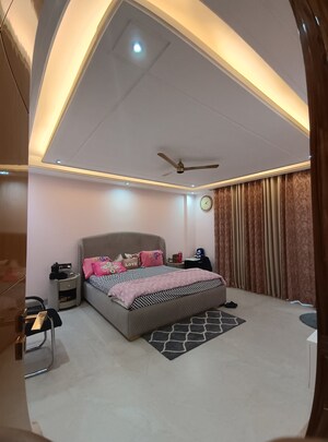 Bedroom in 4 BHK Builder Floor at Vipul World Floors, Sector 48 – for Sale