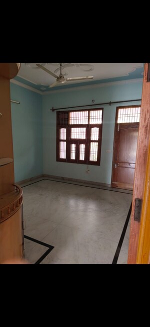 Room in 1 BHK Independent House at Sector 13 – for Rent