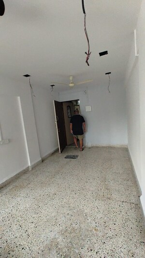 Room in 1 BHK Apartment at Dadar West – for Rent