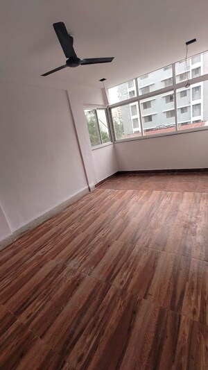 Room in 1 BHK Apartment at Dadar West – for Rent