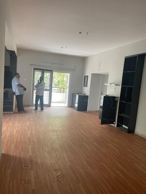 Room in 3 BHK Apartment at Vineyard Excellent, Gachibowli – for Rent