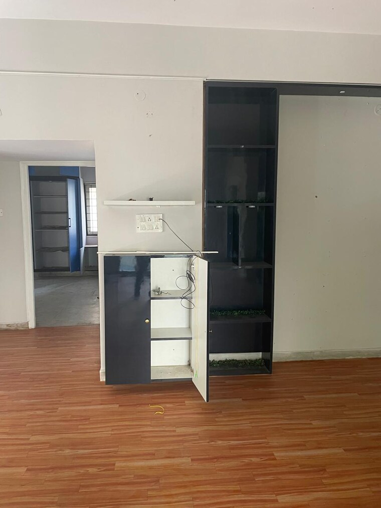 Room, vineyard-excellent 3 Bedroom 1534 Sq.Ft. Apartment In Gachibowli Hyderabad 9300087