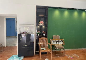 Room in 3 BHK Apartment at Vineyard Excellent, Gachibowli – for Rent