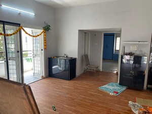 Room in 3 BHK Apartment at Vineyard Excellent, Gachibowli – for Rent