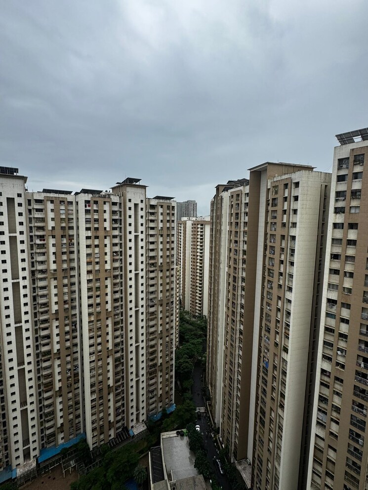 Exterior View, lodha-splendora 2 Bedroom 650 Sq.Ft. Apartment In Ghodbunder Road Thane 9329268