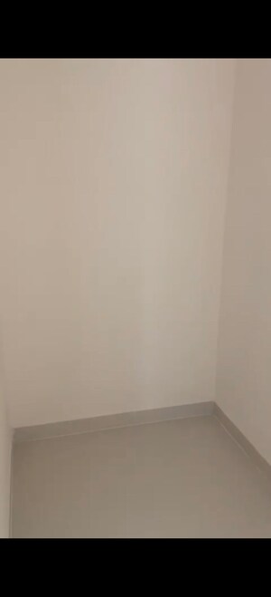 Room in 2 BHK Apartment at Lodha Amara Tower 6 and 22, Kolshet Road – for Sale