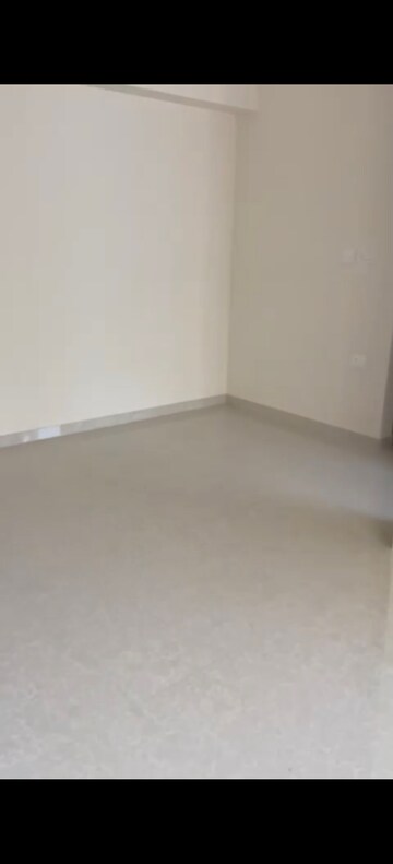 Room in 2 BHK Apartment at Lodha Amara Tower 6 and 22, Kolshet Road – for Sale