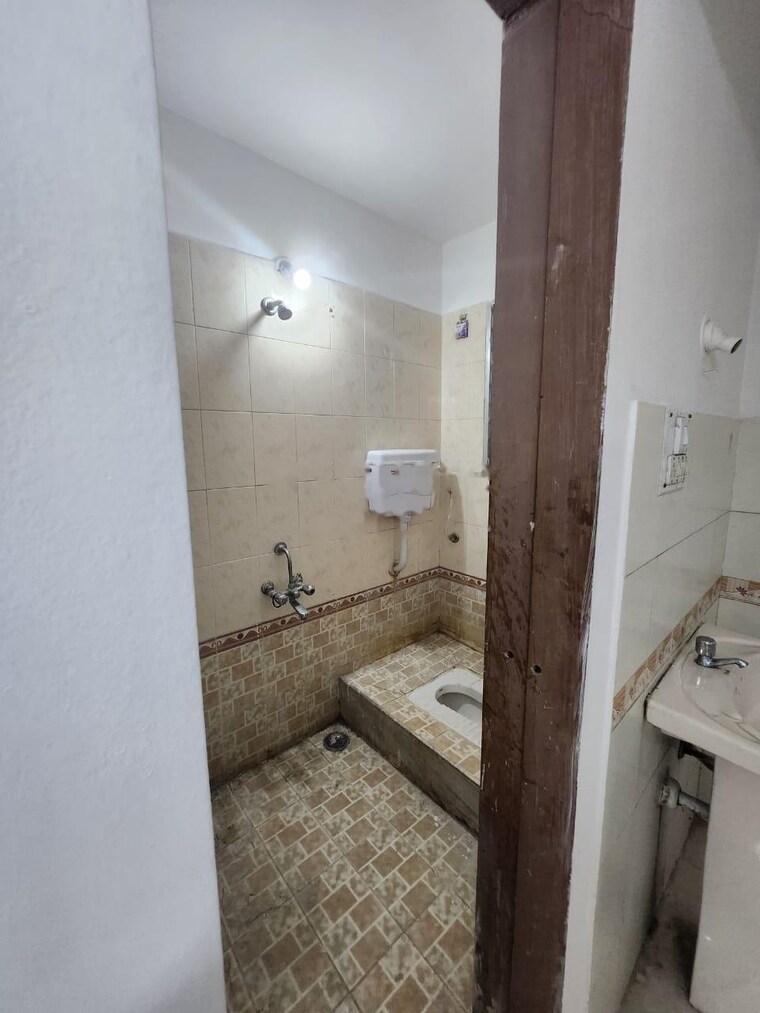 Bathroom, spring-glory-co-operative-society 2 Bedroom 780 Sq.Ft. Apartment In Kharadi Pune 9329283