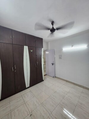 Room in 2 BHK Apartment at Spring Glory Co-Operative Society, Kharadi – for Rent