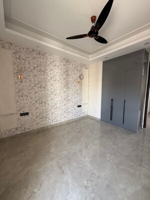 Room in 3 BHK Apartment at Anant Raj Ashok Estate, Sector 63a – for Rent