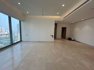 Room in 4 BHK Apartment at Rustomjee Crown, Prabhadevi – for Rent