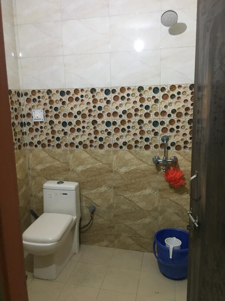 Bathroom, ansal-celebrity-suites 1 RK 407 Sq.Ft. Apartment In Sector 2 Gurgaon 9329437