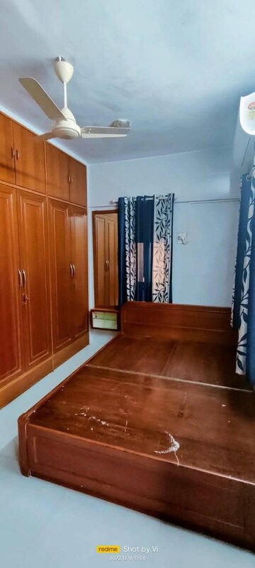 Bedroom in 1 BHK Apartment at Lokhandwala Complex – for Rent