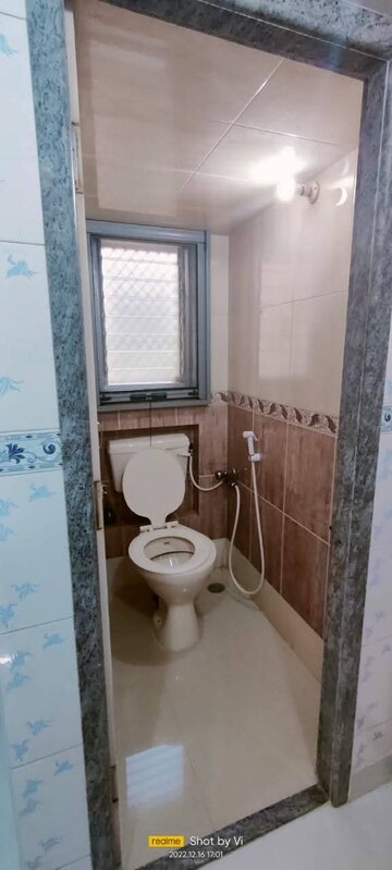 Attached Bathroom in 1 BHK Apartment at Lokhandwala Complex – for Rent