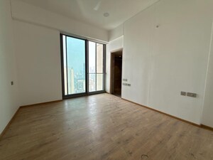 Room in 4 BHK Apartment at Rustomjee Crown, Prabhadevi – for Rent