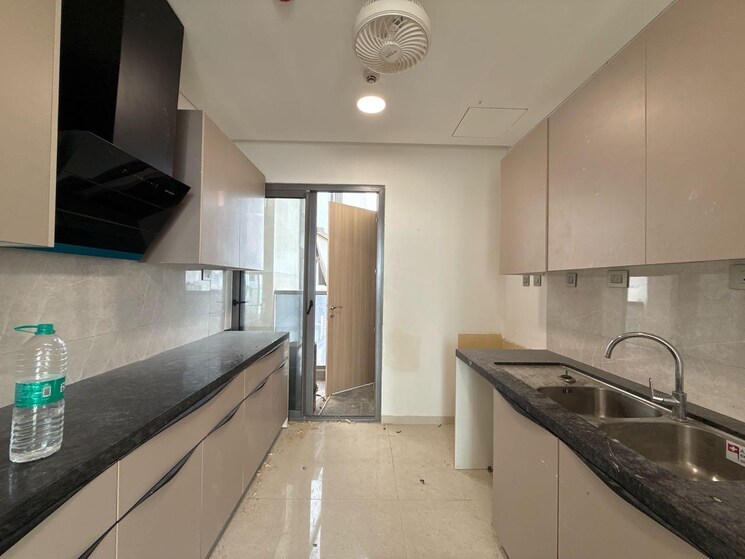 Kitchen, rustomjee-crown 4 Bedroom 2300 Sq.Ft. Apartment In Prabhadevi Mumbai 9329403