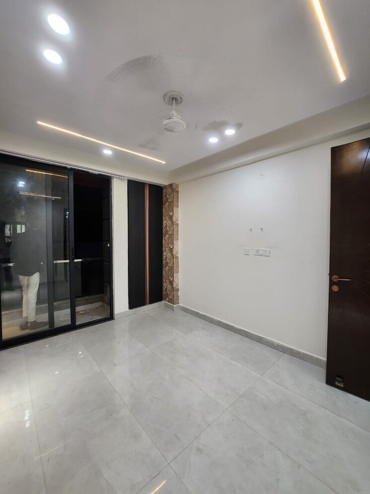 Room, palm-residency-chhatarpur 2 Bedroom 100 Sq.Ft. Apartment In Chattarpur Delhi 9329482