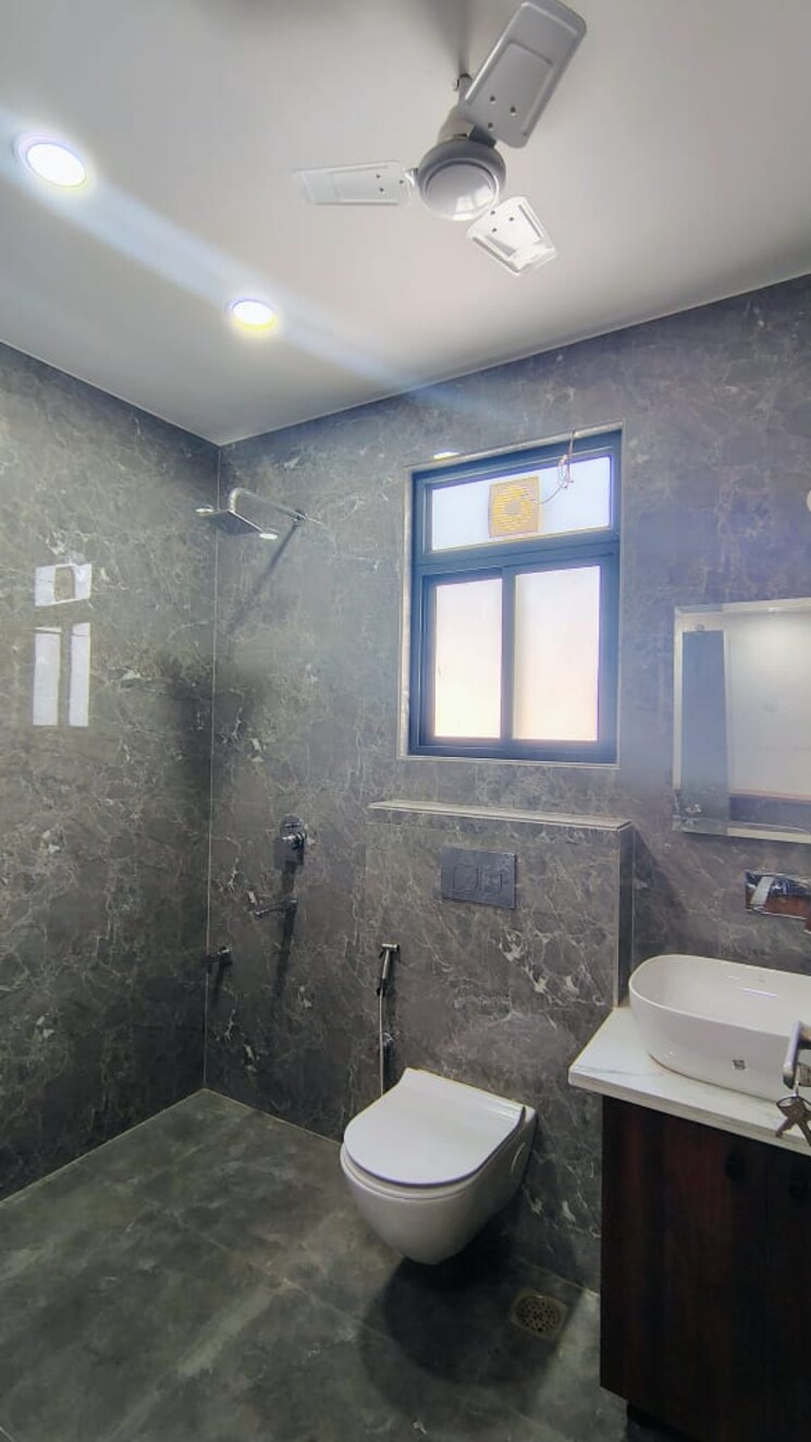 Bathroom, sushant-lok-3 3 Bedroom 2200 Sq.Ft. Builder Floor In Sector 57 Gurgaon 9329493
