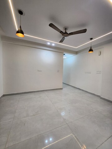Room in 2 BHK Apartment at Palm Residency Chhatarpur, Chattarpur – for Sale