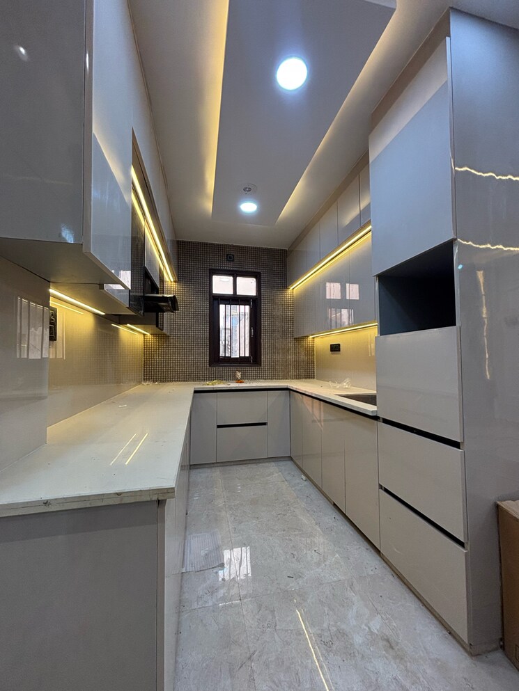 Kitchen, dwarka mor 3 Bedroom 1050 Sq.Ft. Builder Floor In Dwarka Mor Delhi 9329542