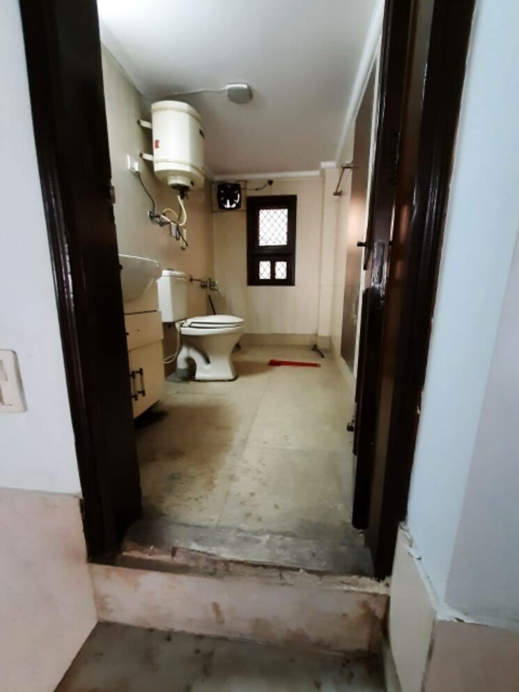 Washroom, new rajinder nagar 1.5 Bedroom 1130 Sq.Ft. Builder Floor In New Rajinder Nagar Delhi 9329562
