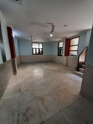 Living Room in 1.5 BHK Builder Floor at New Rajinder Nagar – for Rent