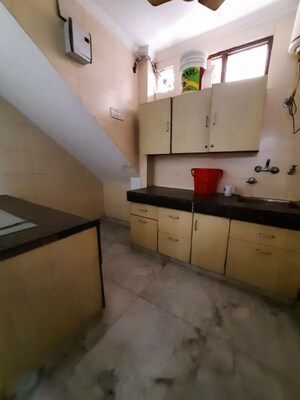 Kitchen in 1.5 BHK Builder Floor at New Rajinder Nagar – for Rent