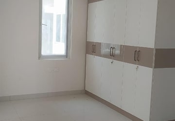 Room in 3 BHK Apartment at Trendset Jayabheri Elevate, Madhapur – for Rent