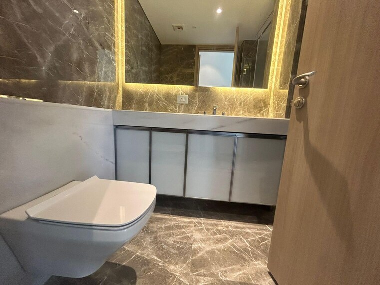 Bathroom, rustomjee-crown 4 Bedroom 1700 Sq.Ft. Apartment In Prabhadevi Mumbai 9329601