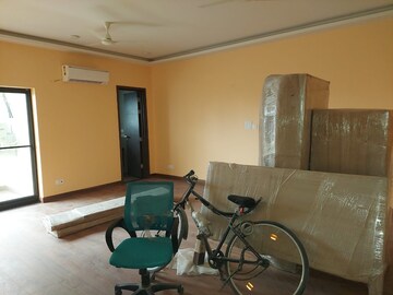 Room in 3 BHK Apartment at Omaxe Spa Village, Sector 78 – for Rent