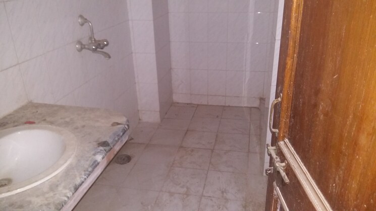 Bathroom, lohta 5 Bedroom 2200 Sq.Ft. Independent House In Lohta Varanasi 9329665