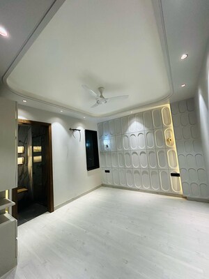 Room in 4 BHK Builder Floor at Nirvana Courtyard, Sector 50 – for Sale