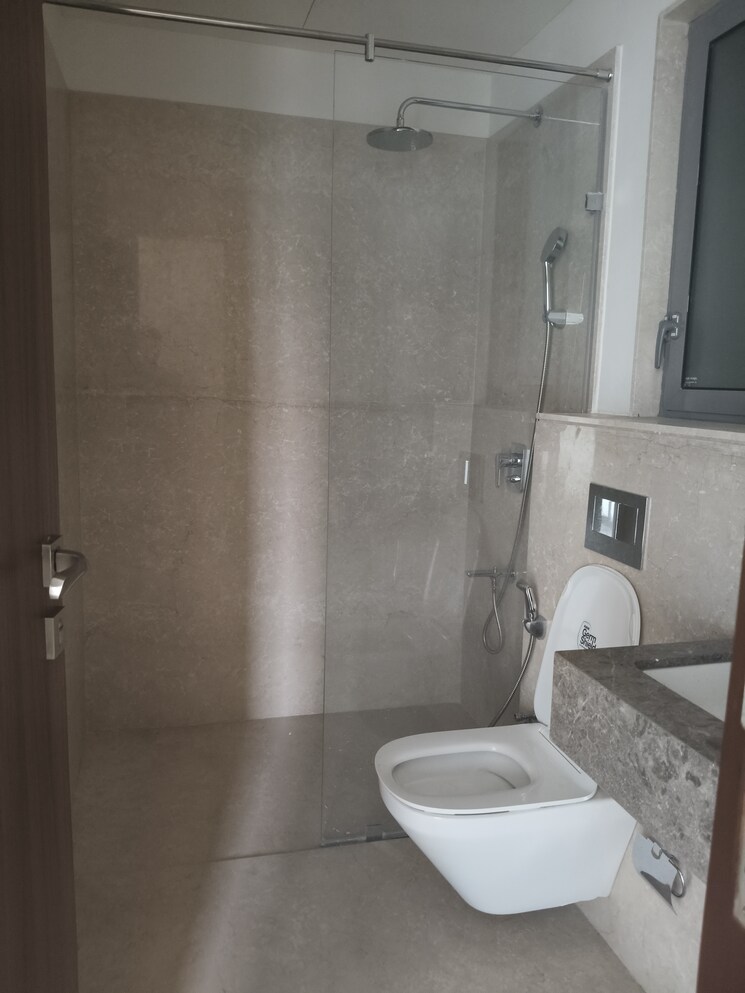 Attached Bathroom, piramal-aranya 2 Bedroom 725 Sq.Ft. Apartment In Byculla Mumbai 9329812