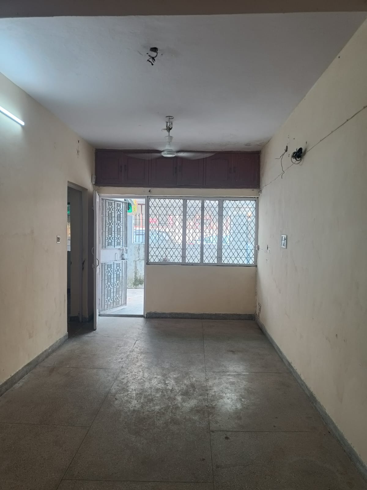 3.5 BHK + Pooja Room Apartment For Rent in Dda Flat Mayur Vihar 1 pk