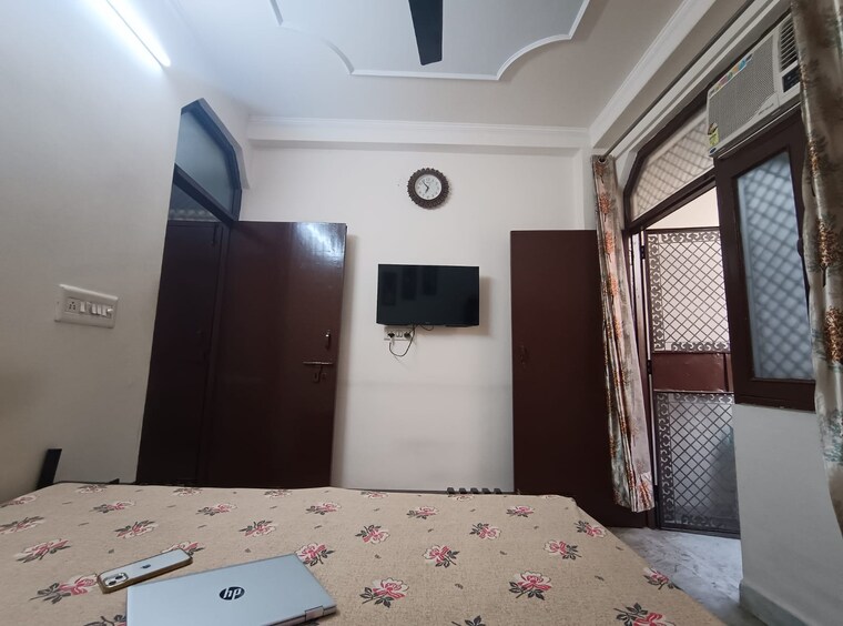 Bedroom, pandav nagar 2.5 Bedroom 470 Sq.Ft. Builder Floor In Pandav Nagar Delhi 9329902