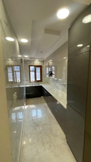 Kitchen in 6+ BHK Independent House at Shalimar Bagh – for Sale