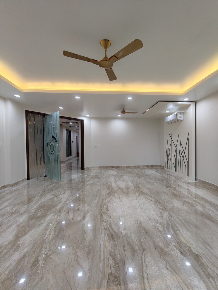 Room, greater kailash i 4 Bedroom 4500 Sq.Ft. Builder Floor In Greater Kailash I Delhi 9329954