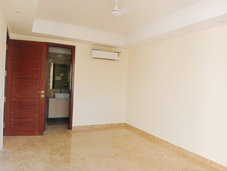 Room, greater kailash i 4 Bedroom 2700 Sq.Ft. Builder Floor In Greater Kailash I Delhi 9329959