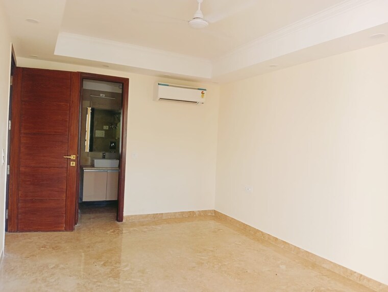 Room, greater kailash i 4 Bedroom 2700 Sq.Ft. Builder Floor In Greater Kailash I Delhi 9329959
