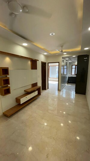 Living Room in 6+ BHK Independent House at Shalimar Bagh – for Sale