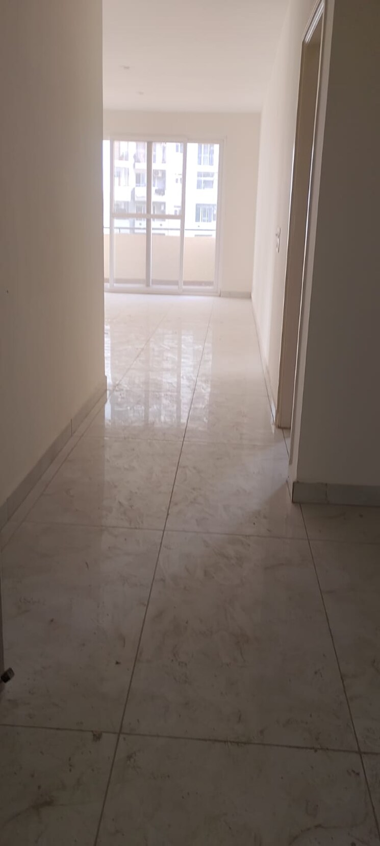 Room, vip road 4 Bedroom 2465 Sq.Ft. Apartment In Vip Road Zirakpur 9329970