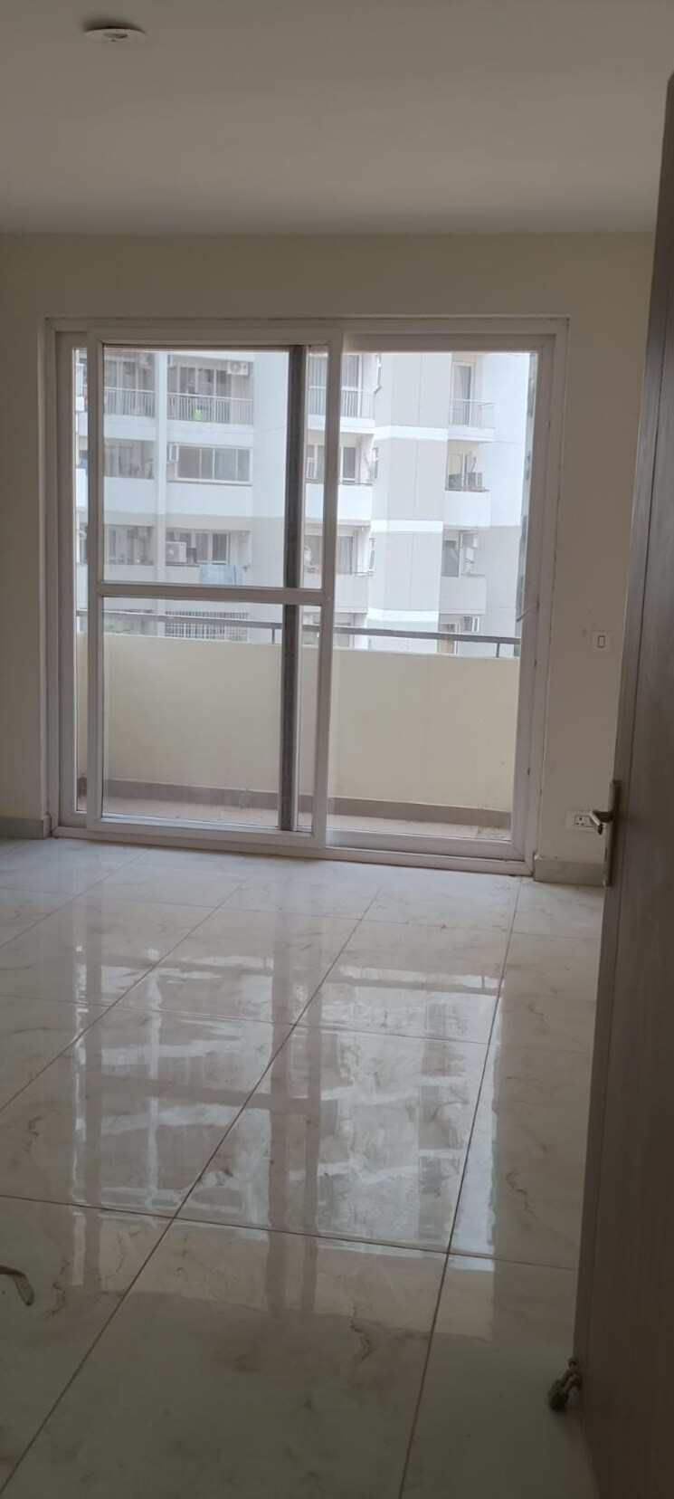 Room, vip road 4 Bedroom 2465 Sq.Ft. Apartment In Vip Road Zirakpur 9329970