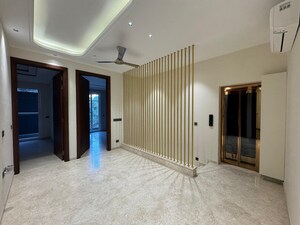 Room in 4 BHK Builder Floor at Kailash Colony – for Sale