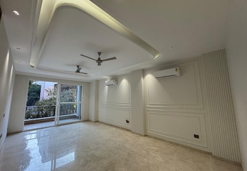 Building Lobby in 4 BHK Builder Floor at Kailash Colony – for Sale