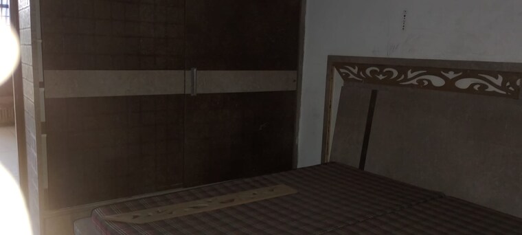 Room, ghazipur 6 Bedroom 990 Sq.Ft. Independent House In Ghazipur Zirakpur 9329979